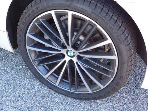 Used 2022 BMW 530i xDrive w/ Executive Package AWD/4WD image 9