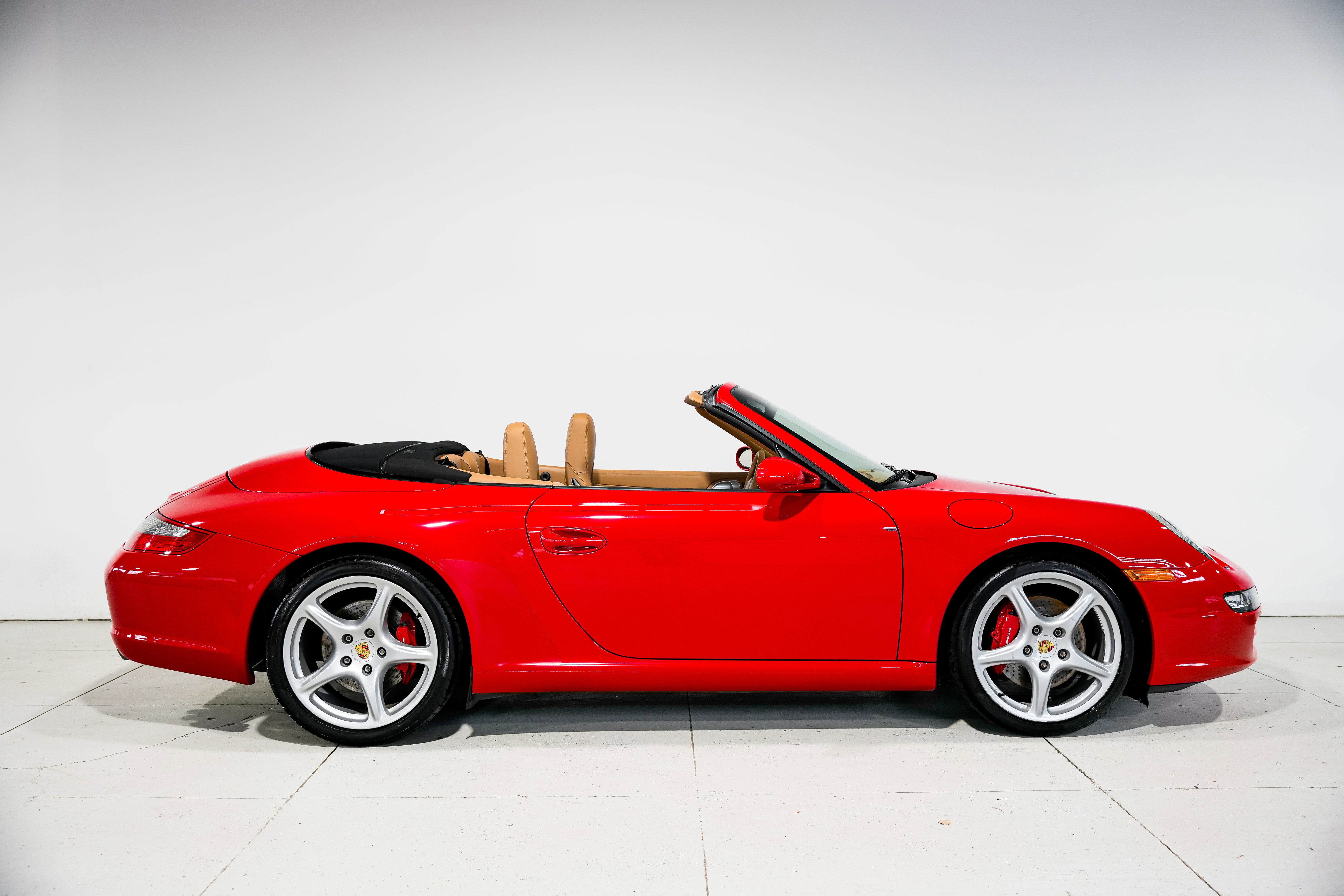 Used 2006 Porsche 911 Carrera S image 2
