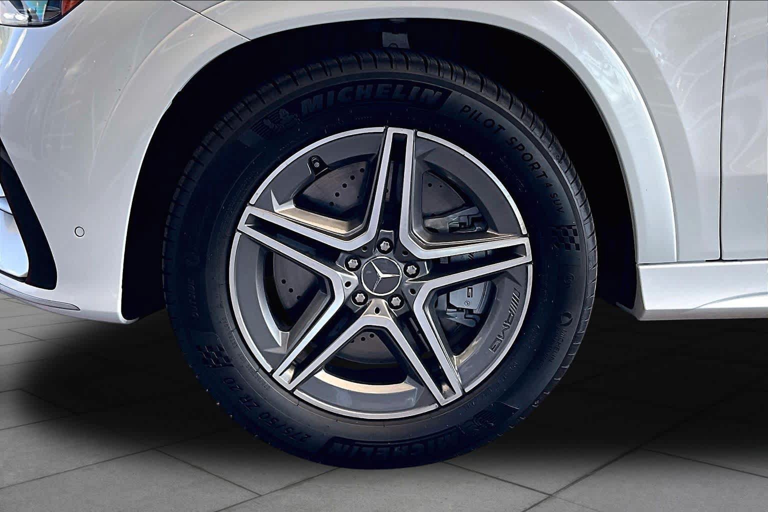 Certified 2025 Mercedes-Benz GLE 53 AMG 4MATIC image 11