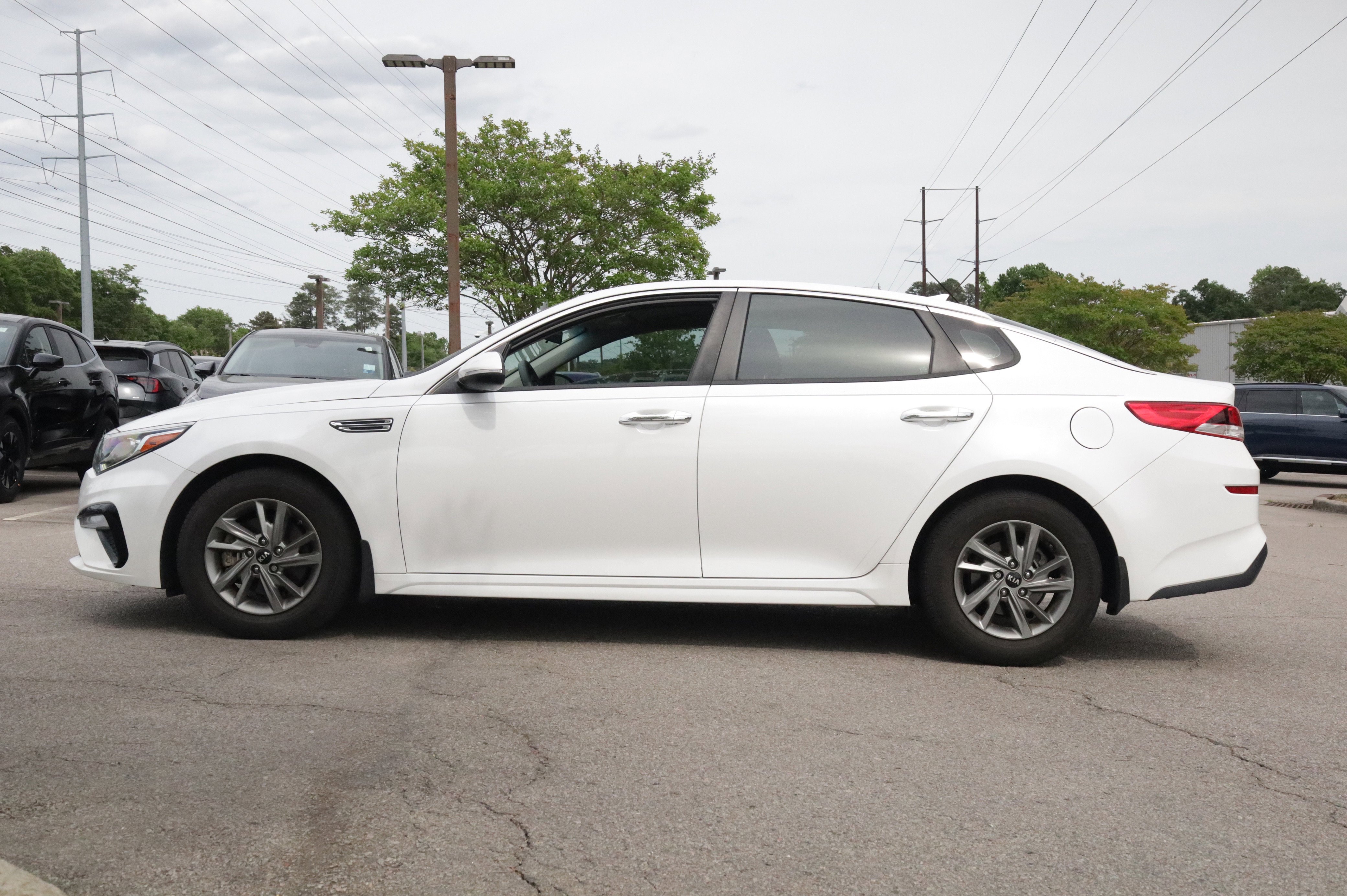 Used 2019 Kia Optima LX FWD image 2