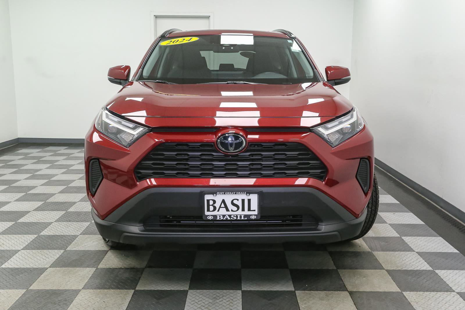 Used 2024 Toyota RAV4 XLE w/ Convenience Package image 3