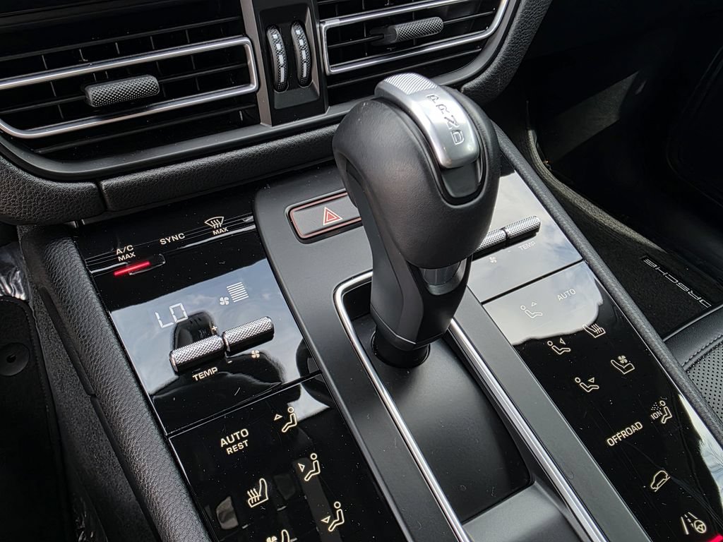 Certified 2026 Porsche Macan AWD/4WD image 19