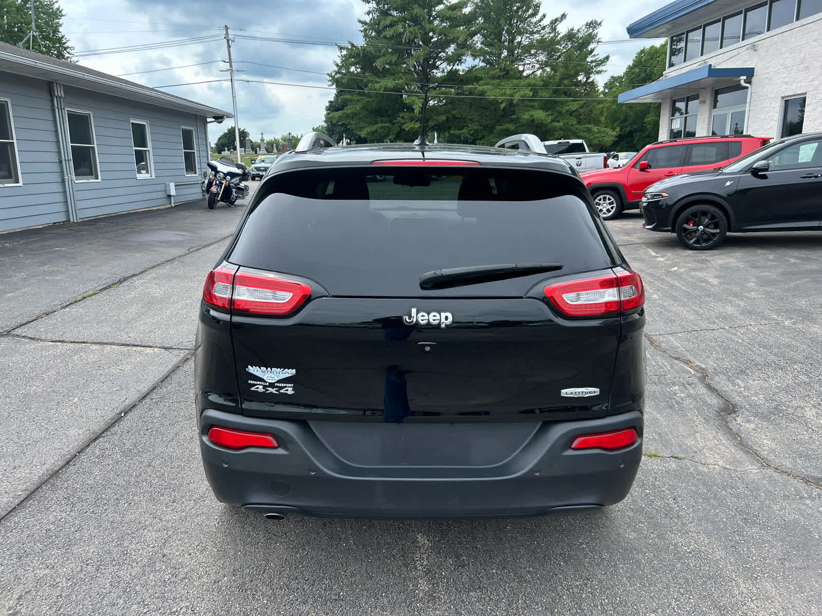 Used 2018 Jeep Cherokee Latitude w/ Safety Group AWD/4WD image 4