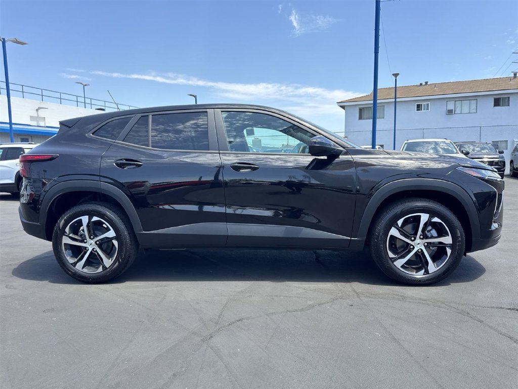 New 2026 Chevrolet Trax RS w/ Driver Confidence Package FWD image 4