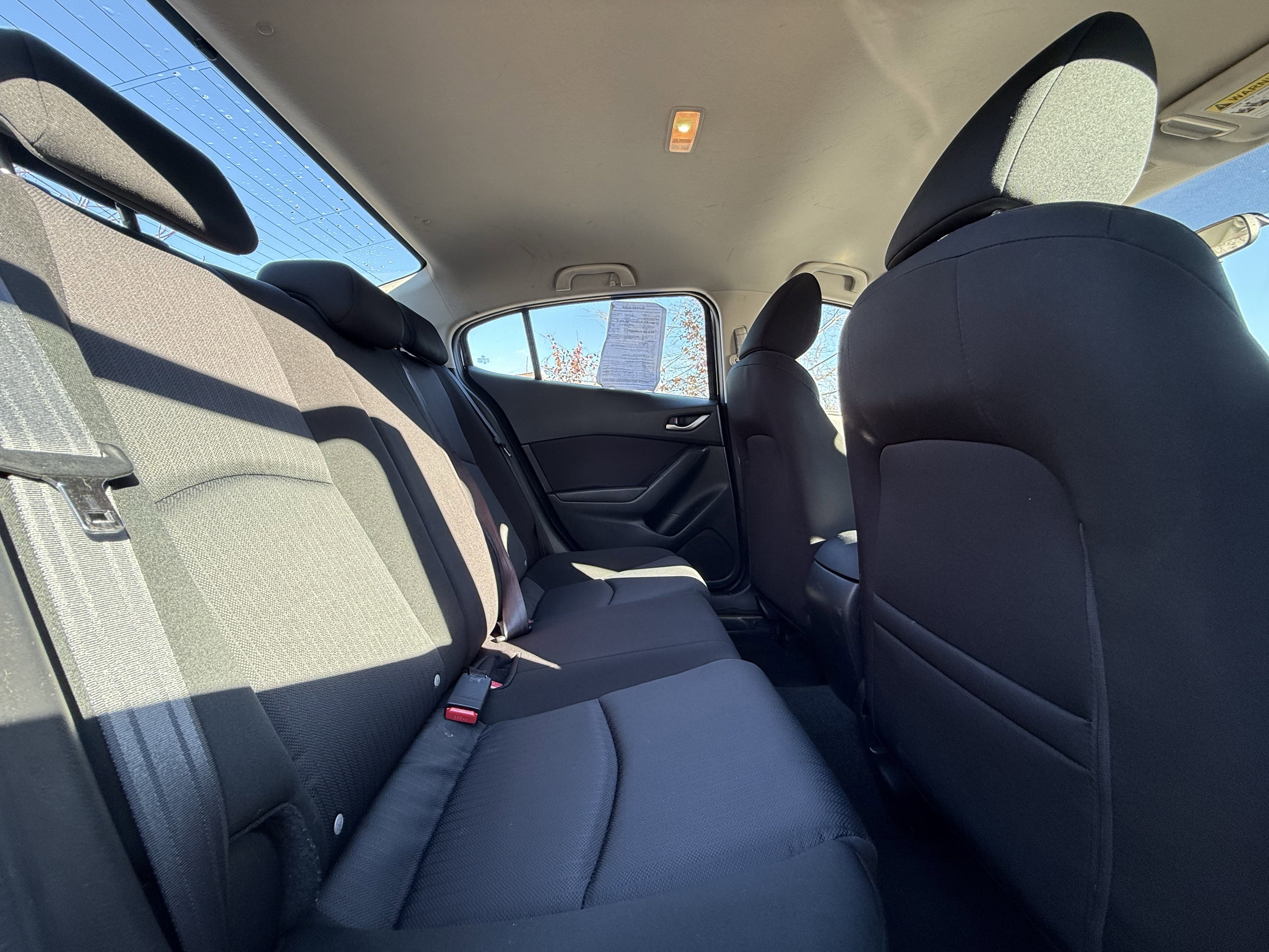 Used 2014 MAZDA MAZDA3 i Sport image 30