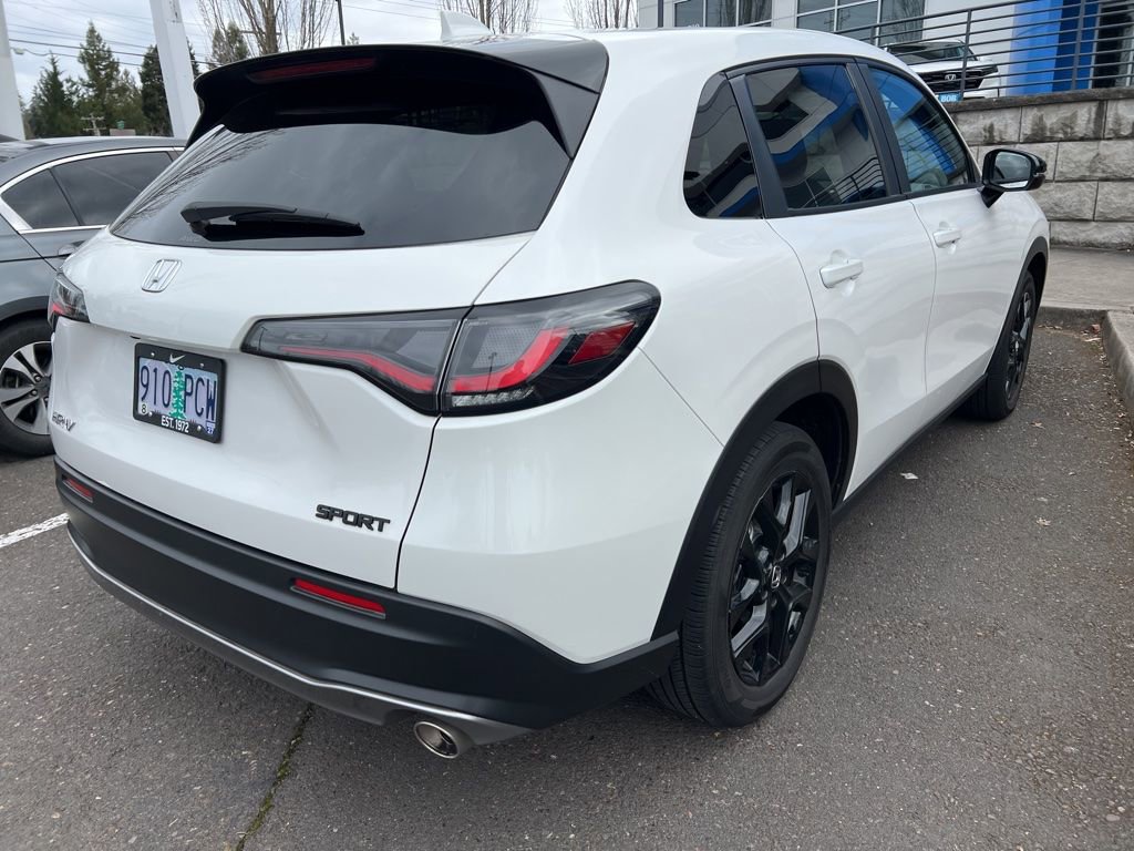 Used 2025 Honda HR-V Sport image 4