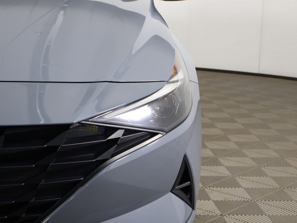 Used 2021 Hyundai Elantra SE image 13