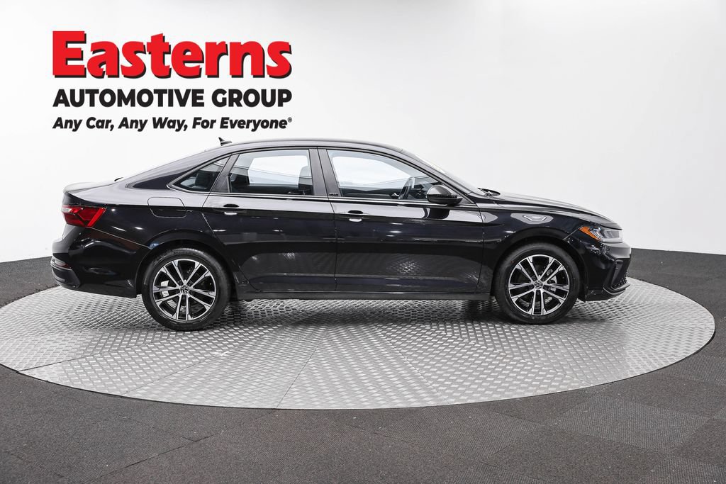 Used 2025 Volkswagen Jetta Sport FWD image 5