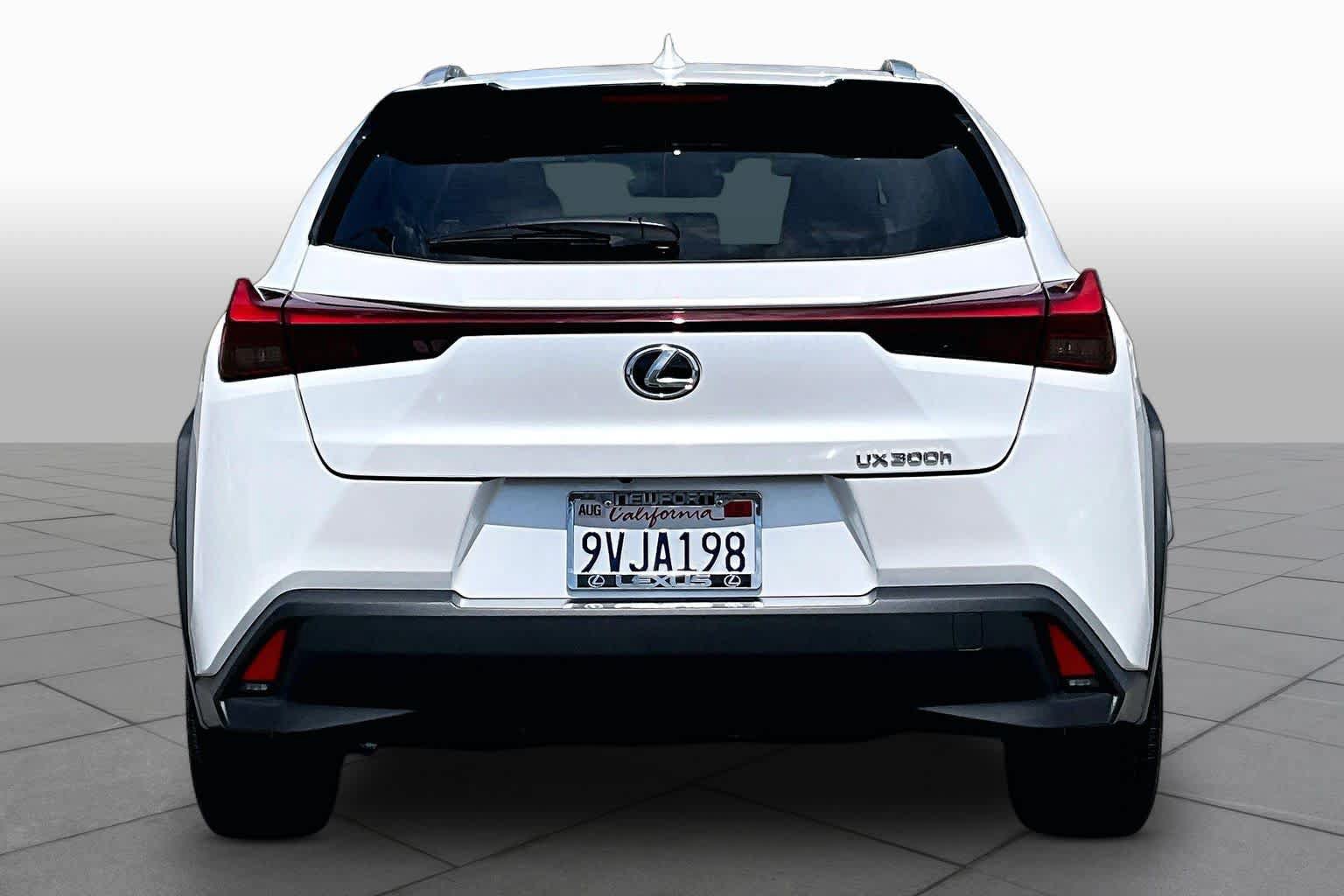 Used 2025 Lexus UX 300h FWD image 4