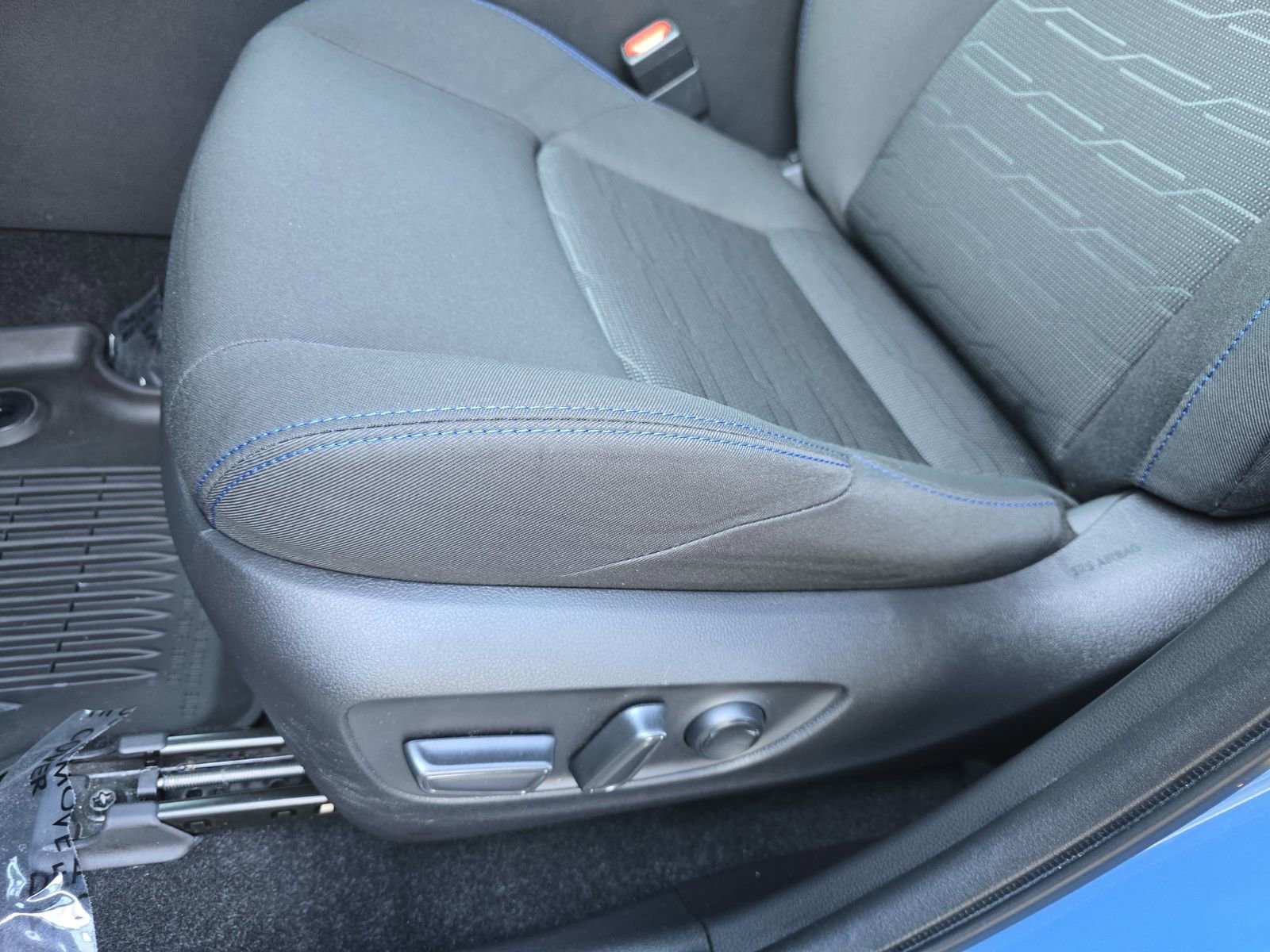 Used 2023 Toyota RAV4 SE image 35