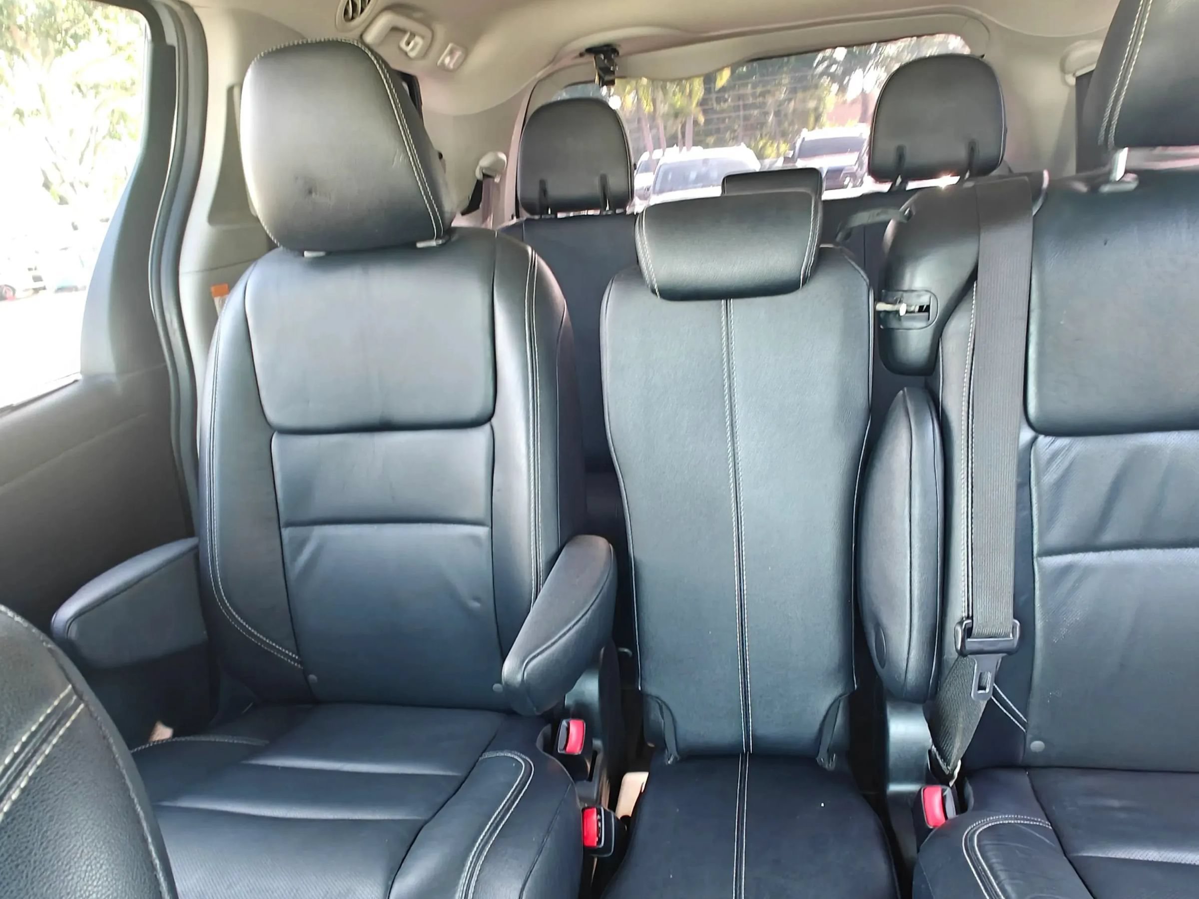 Used 2015 Toyota Sienna SE w/ SE Preferred Package FWD image 18