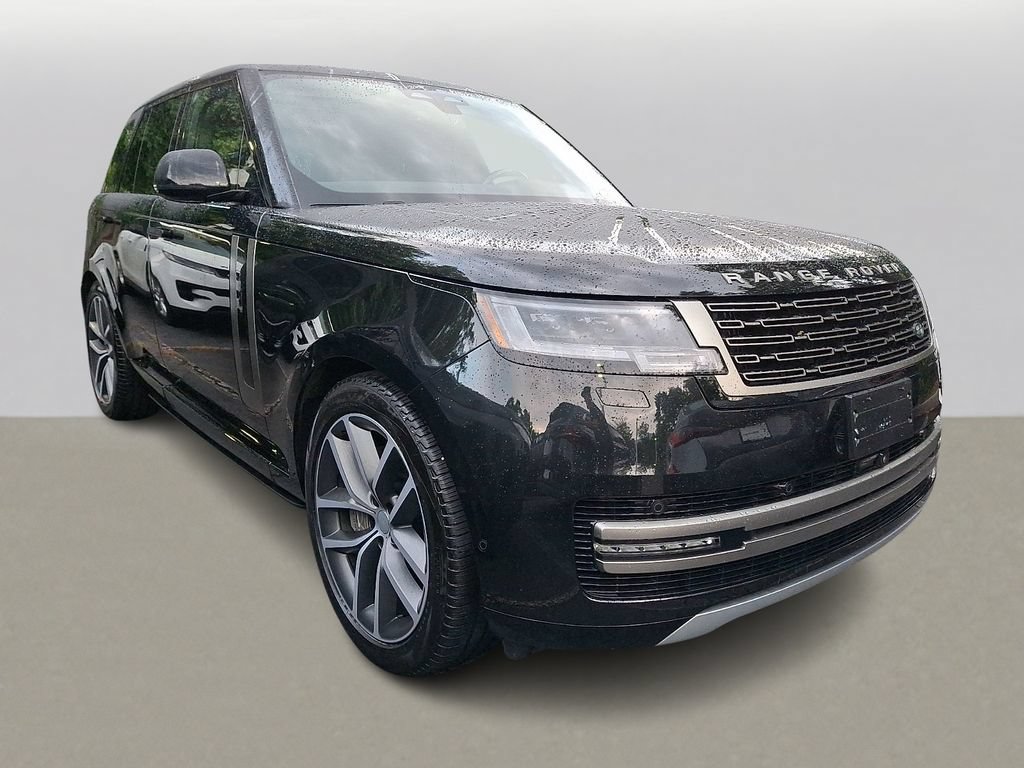 Used 2025 Land Rover Range Rover SE AWD/4WD image 3