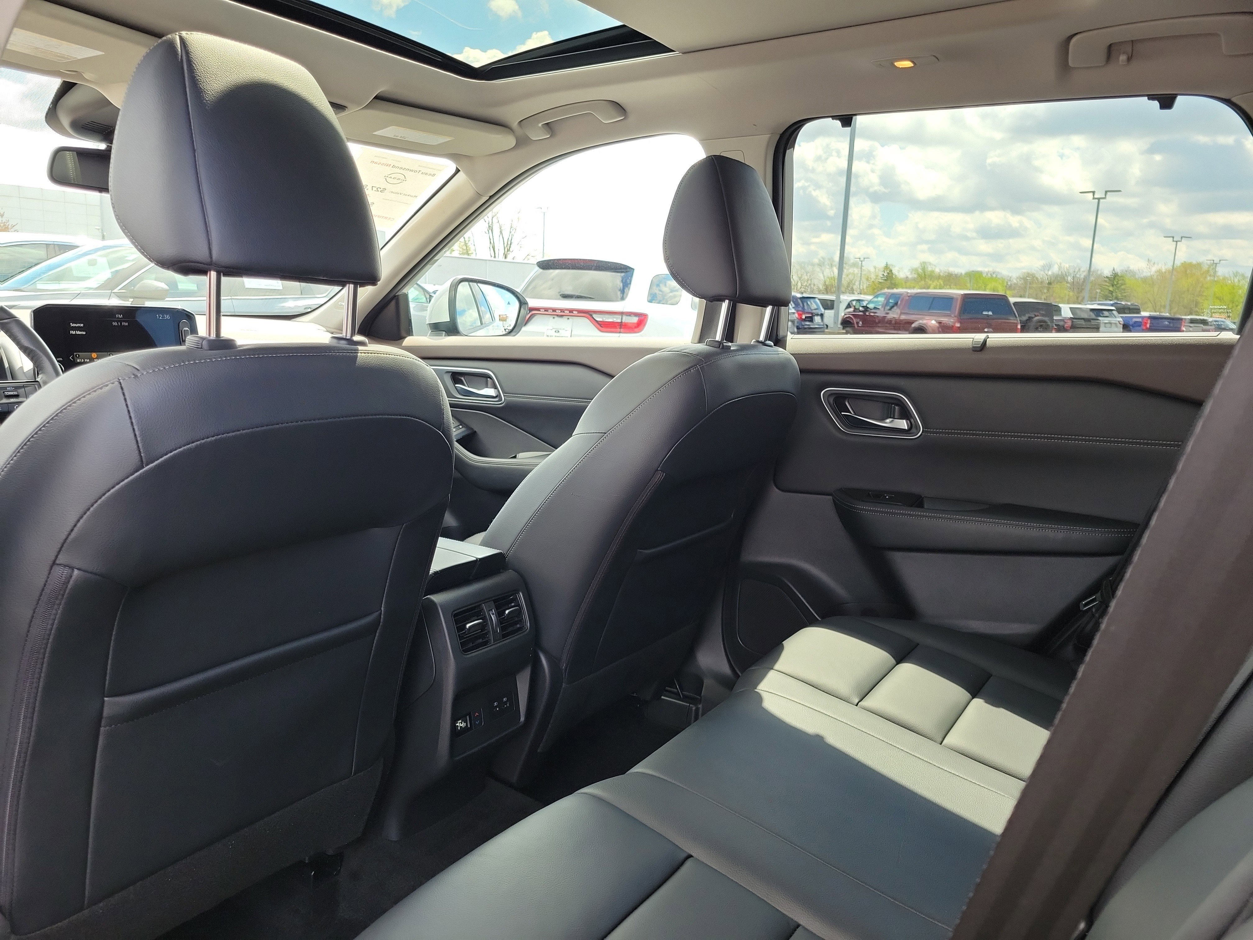 Certified 2021 Nissan Rogue SL w/ Premium Package image 14