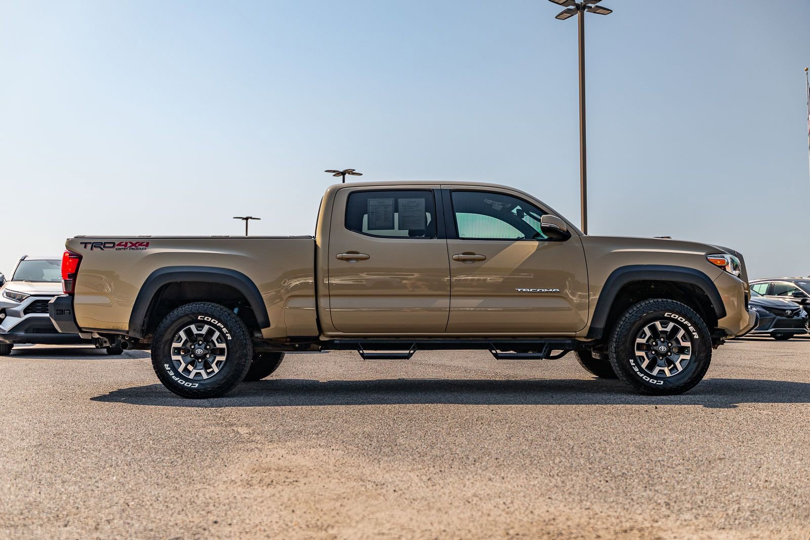 Used 2018 Toyota Tacoma TRD Off-Road AWD/4WD image 8