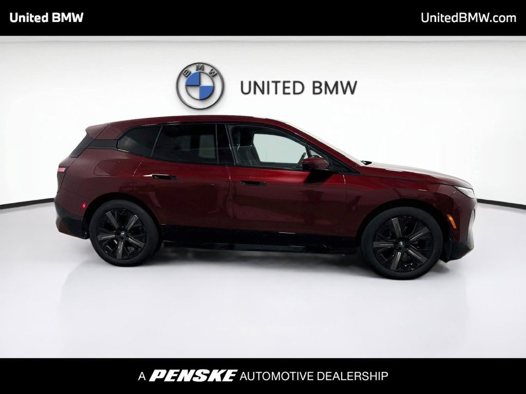 Certified 2024 BMW iX xDrive50 w/ Premium Package AWD/4WD image 4