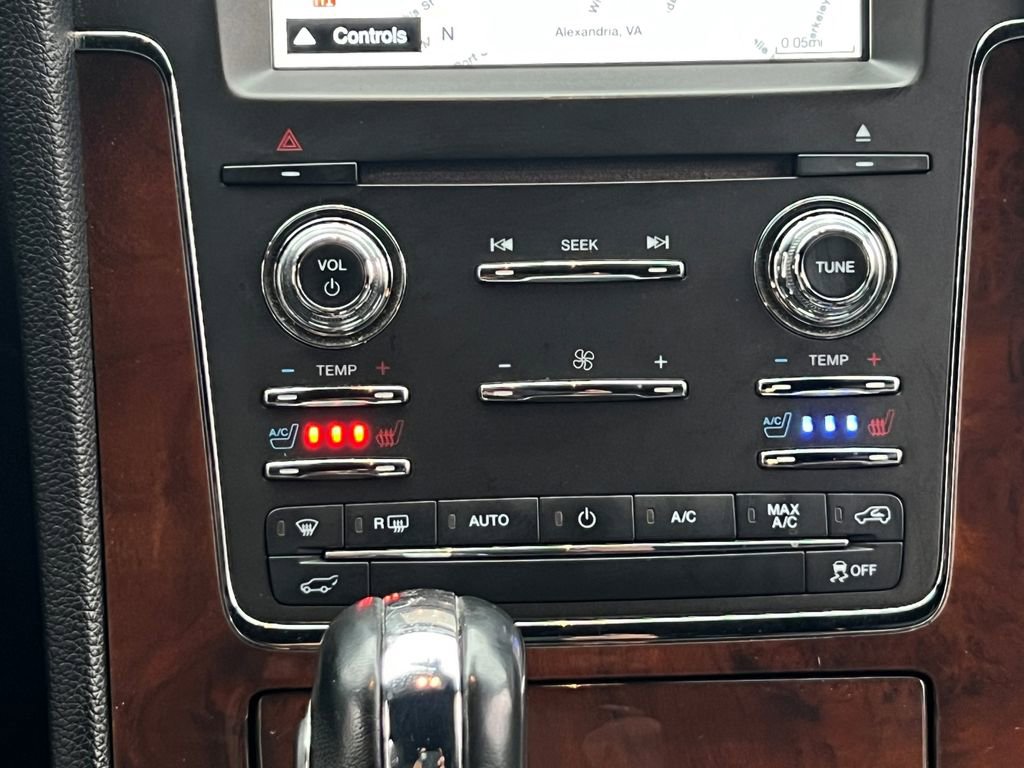 Used 2016 Lincoln Navigator Select image 24