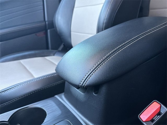 Used 2022 Ford Escape Titanium w/ Titanium Premium Package image 23