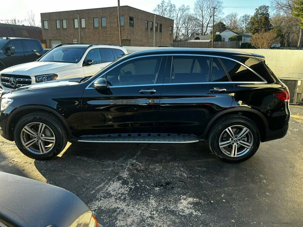 Used 2022 Mercedes-Benz GLC 300 4MATIC image 2