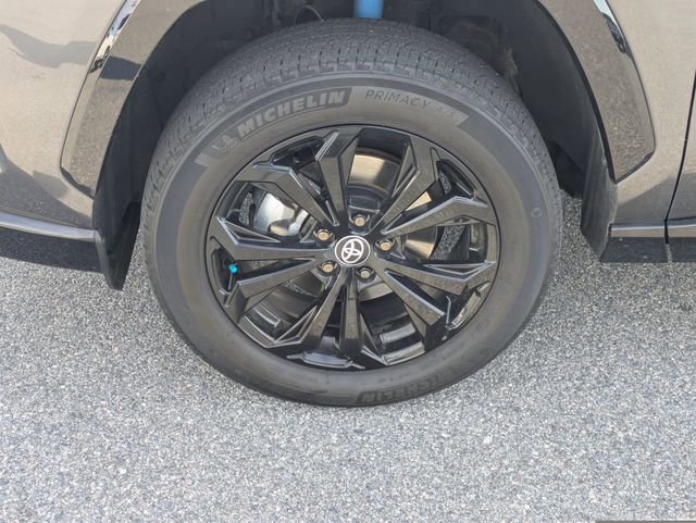 Used 2023 Toyota RAV4 SE image 12