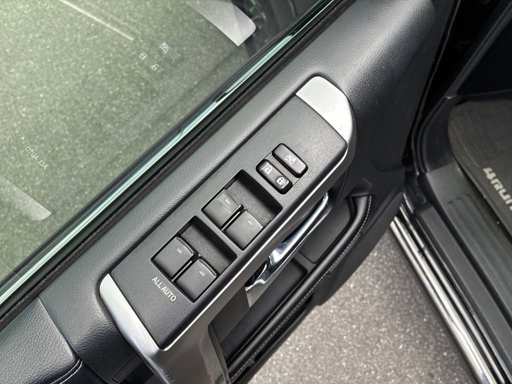 Used 2016 Toyota 4Runner Limited image 12