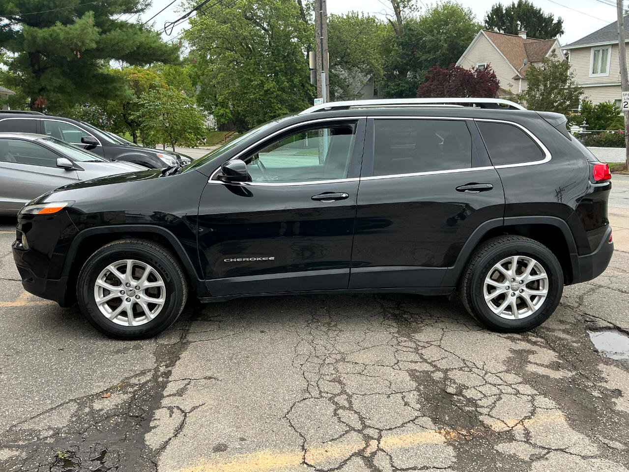 Used 2016 Jeep Cherokee Latitude w/ Cold Weather Group image 6