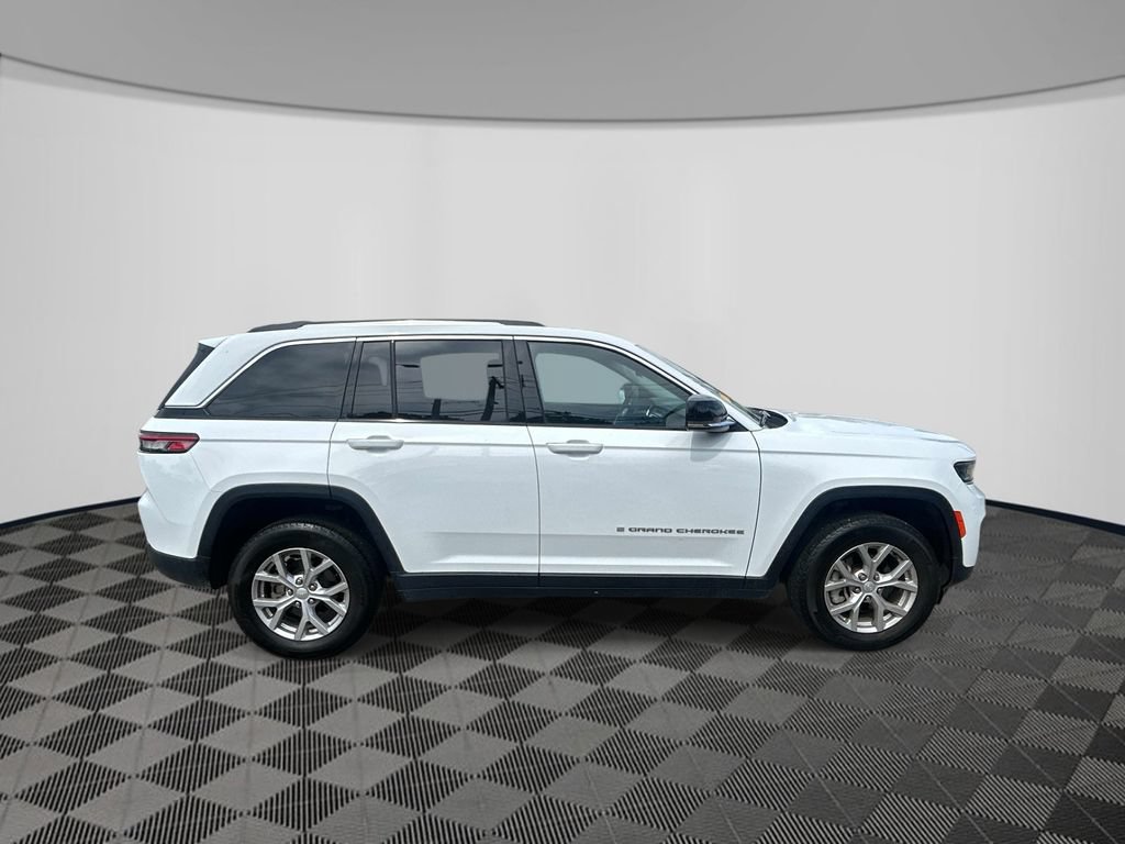 Used 2023 Jeep Grand Cherokee Limited AWD/4WD image 6