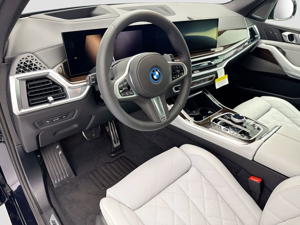 New 2026 BMW X5 xDrive50e w/ Executive Package AWD/4WD image 9