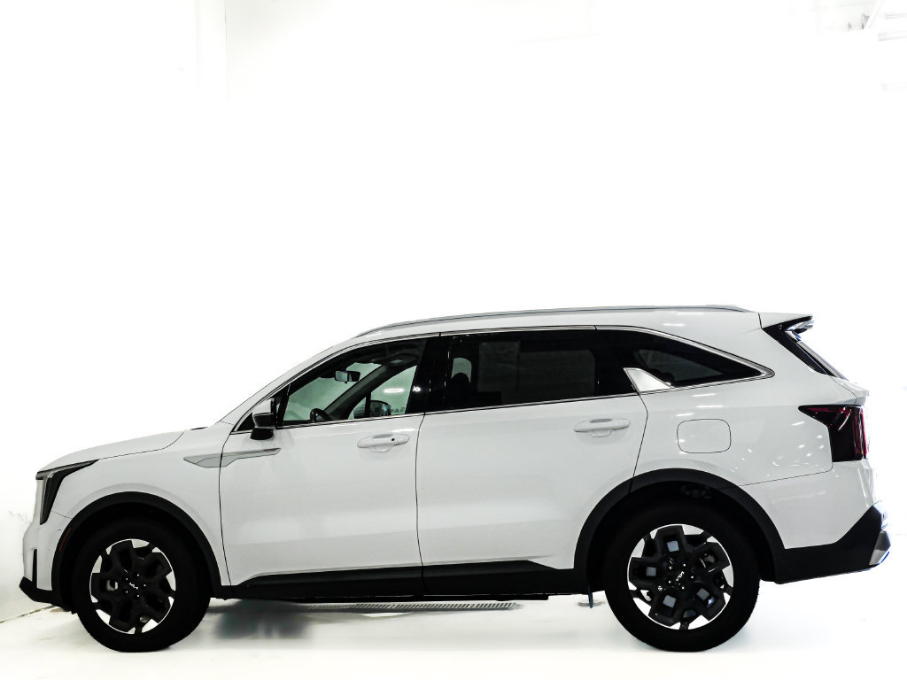 Used 2024 Kia Sorento S FWD image 5