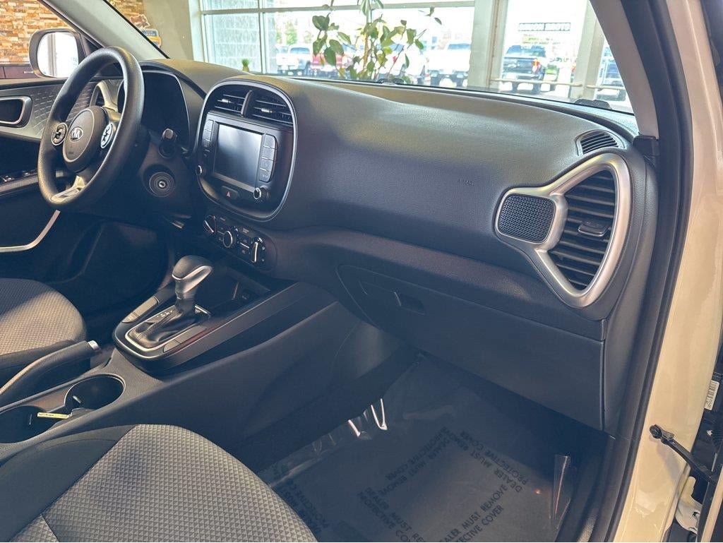Used 2021 Kia Soul LX FWD image 30