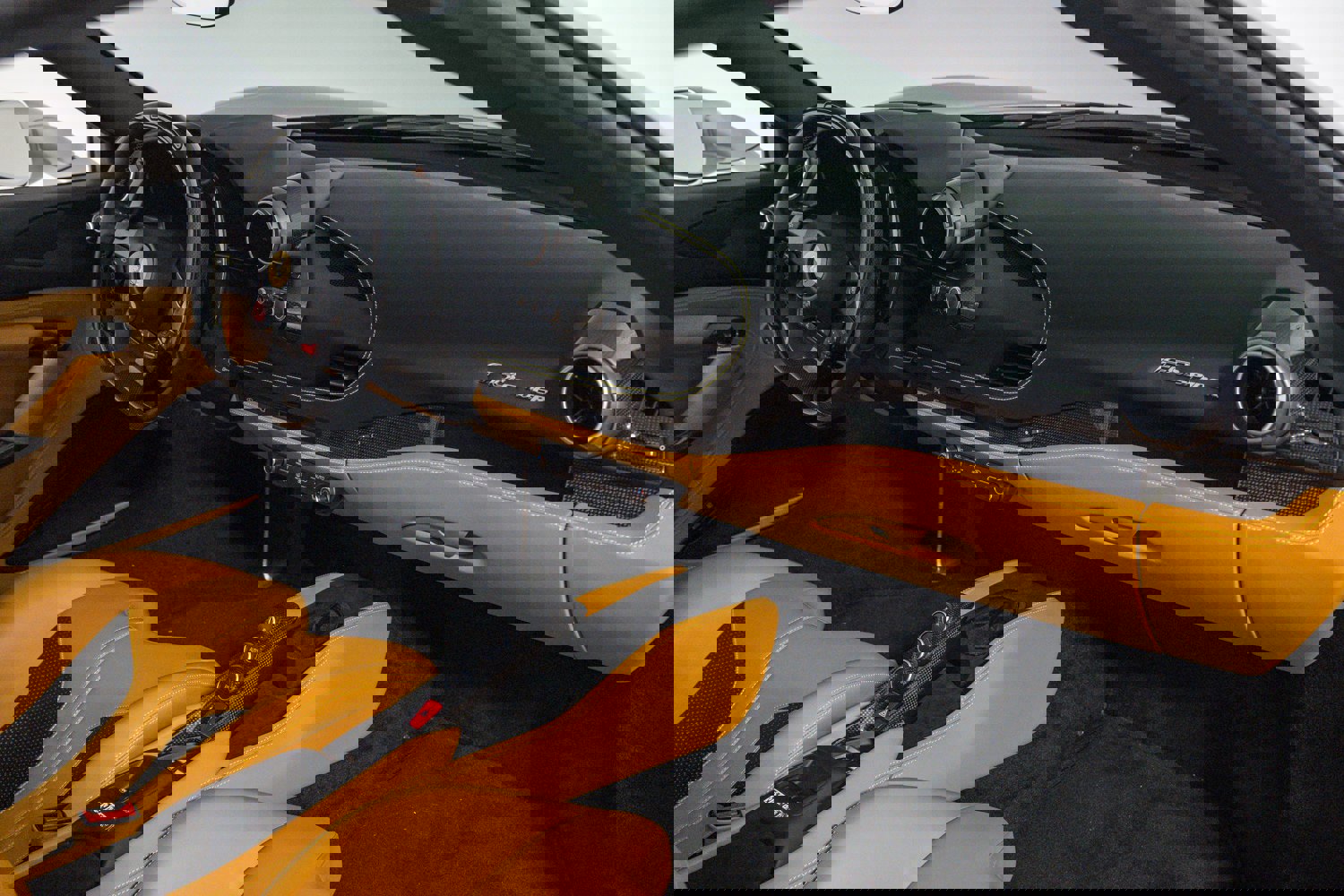 Used 2021 Ferrari F8 Tributo image 40