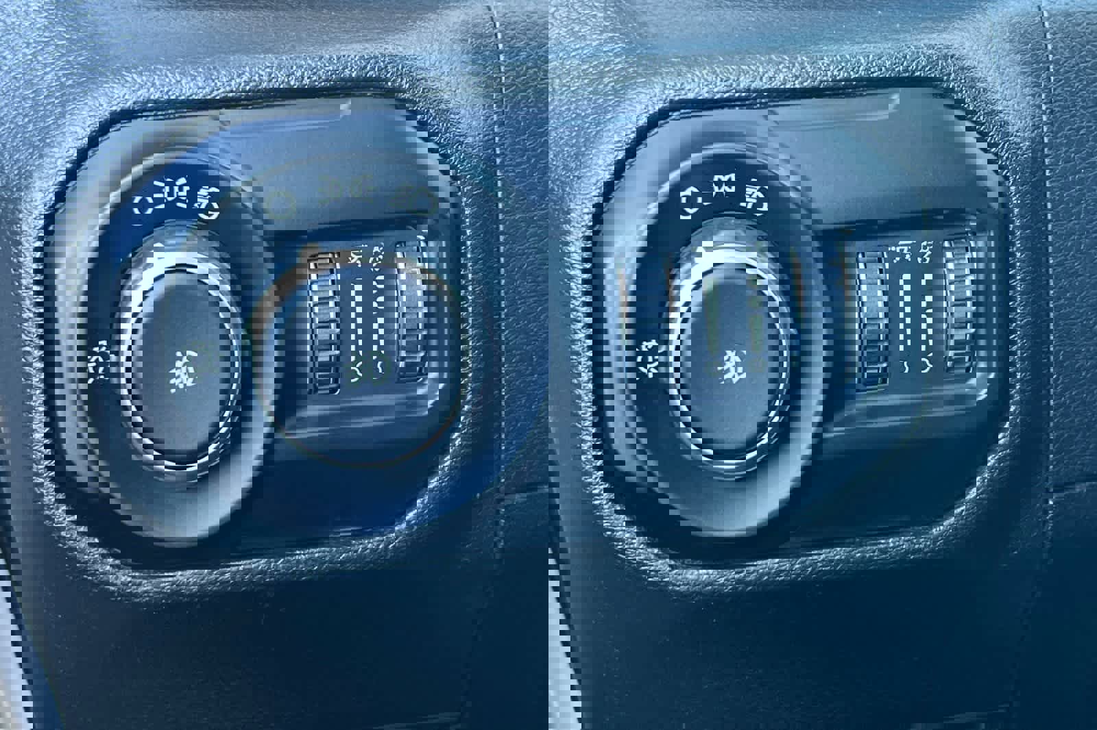 Used 2018 Jeep Wrangler Unlimited Sport image 32