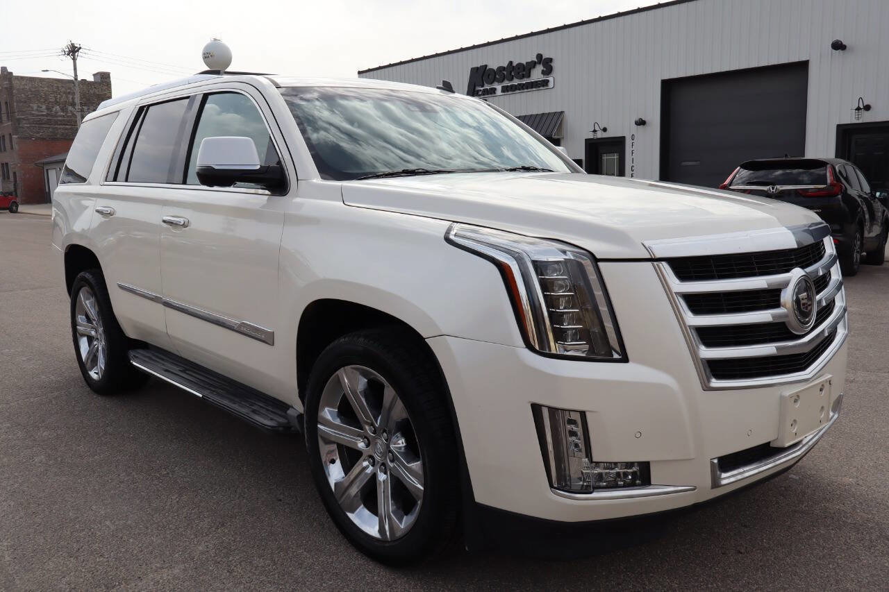 Used 2015 Cadillac Escalade Premium image 2