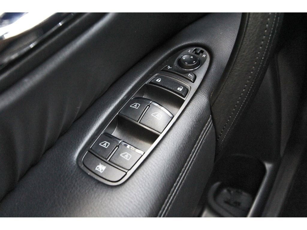 Used 2024 Nissan Armada SL w/ Captain's Chairs Package AWD/4WD image 22