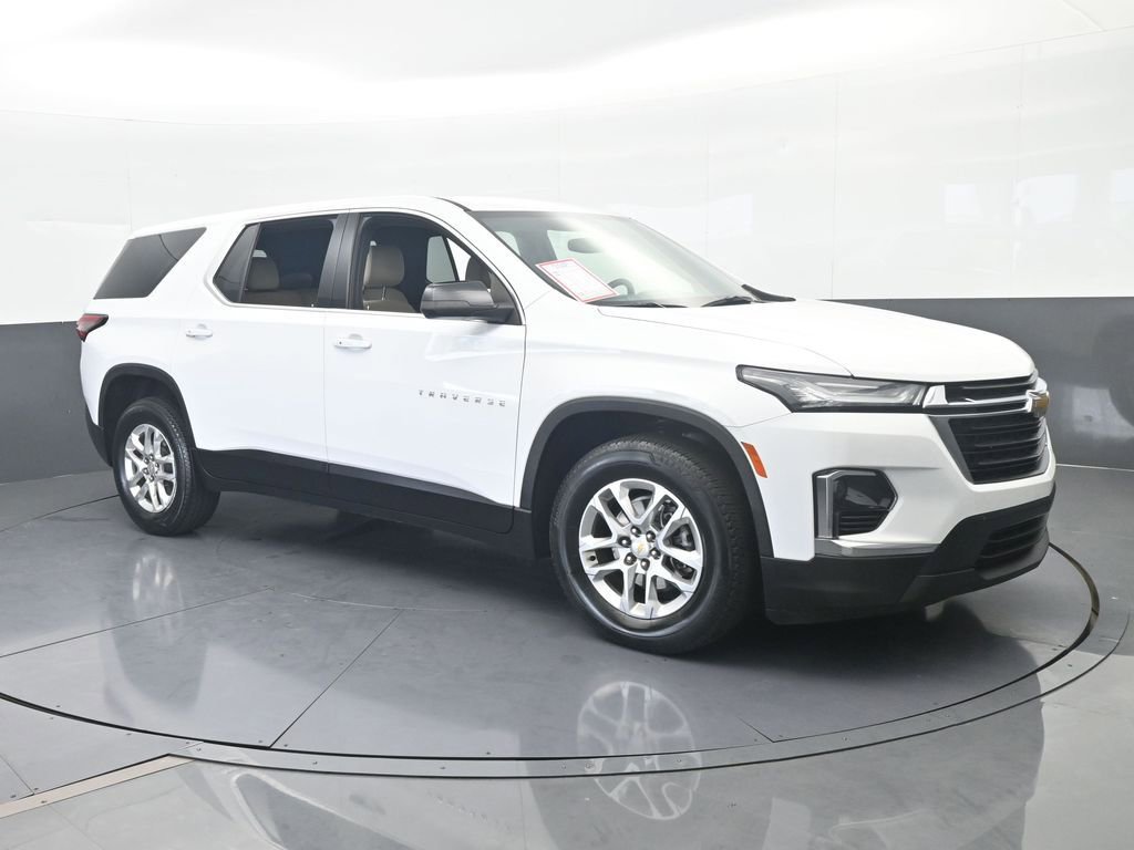 Used 2023 Chevrolet Traverse LS image 8