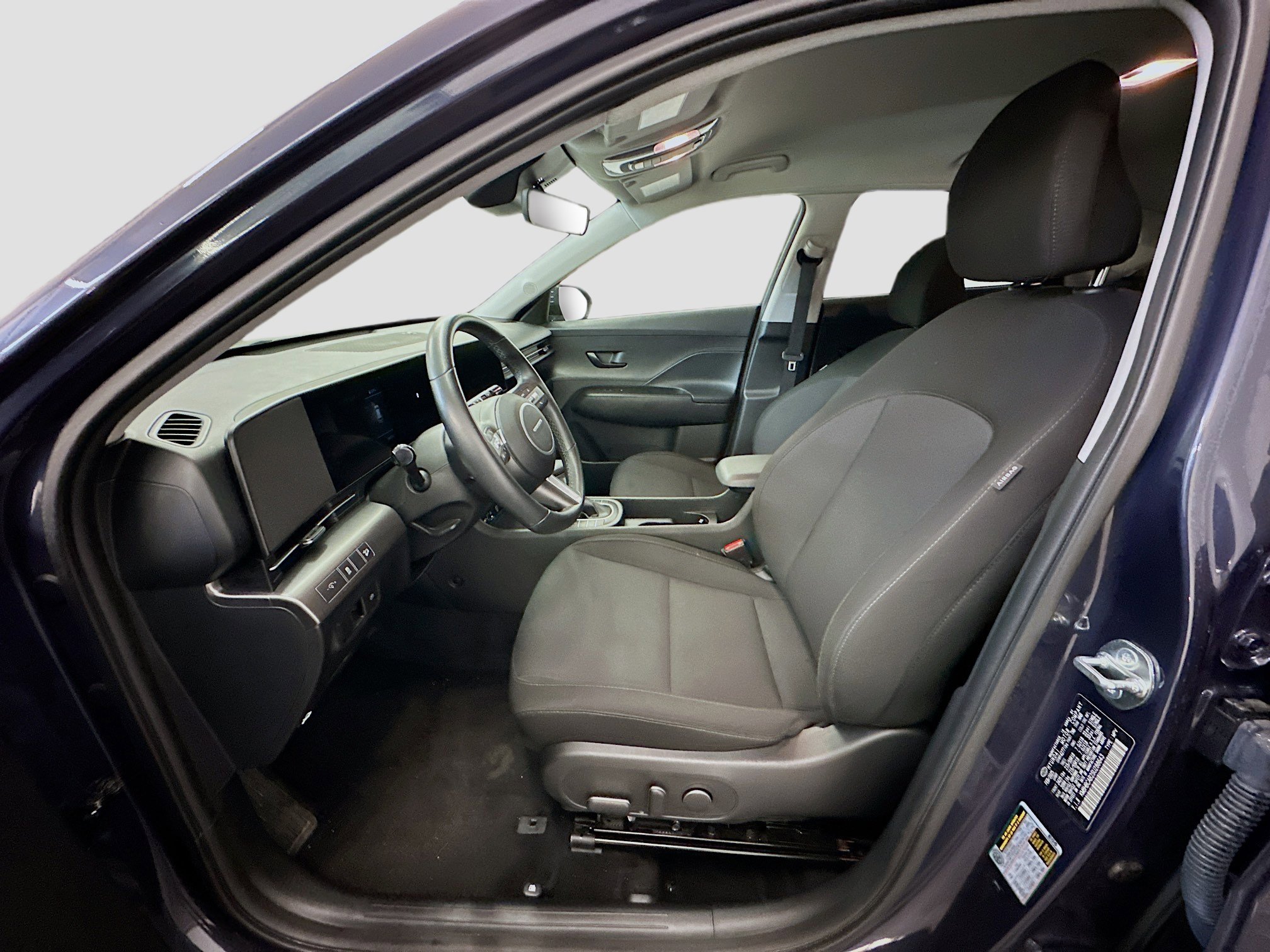 Used 2025 Hyundai Kona SEL image 13