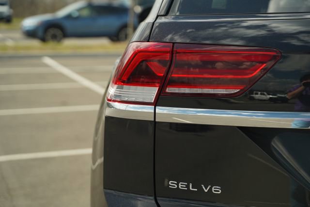 Used 2023 Volkswagen Atlas Cross Sport SEL Premium R-Line image 39