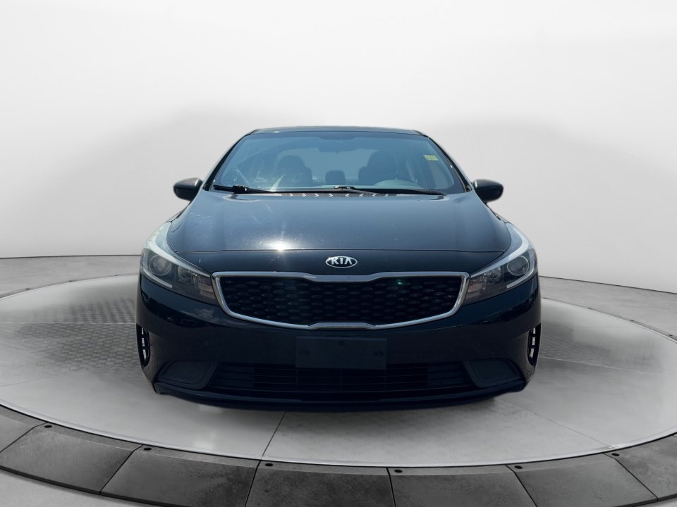 Used 2017 Kia Forte LX FWD image 2
