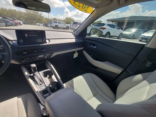 Used 2023 Honda Accord EX image 3