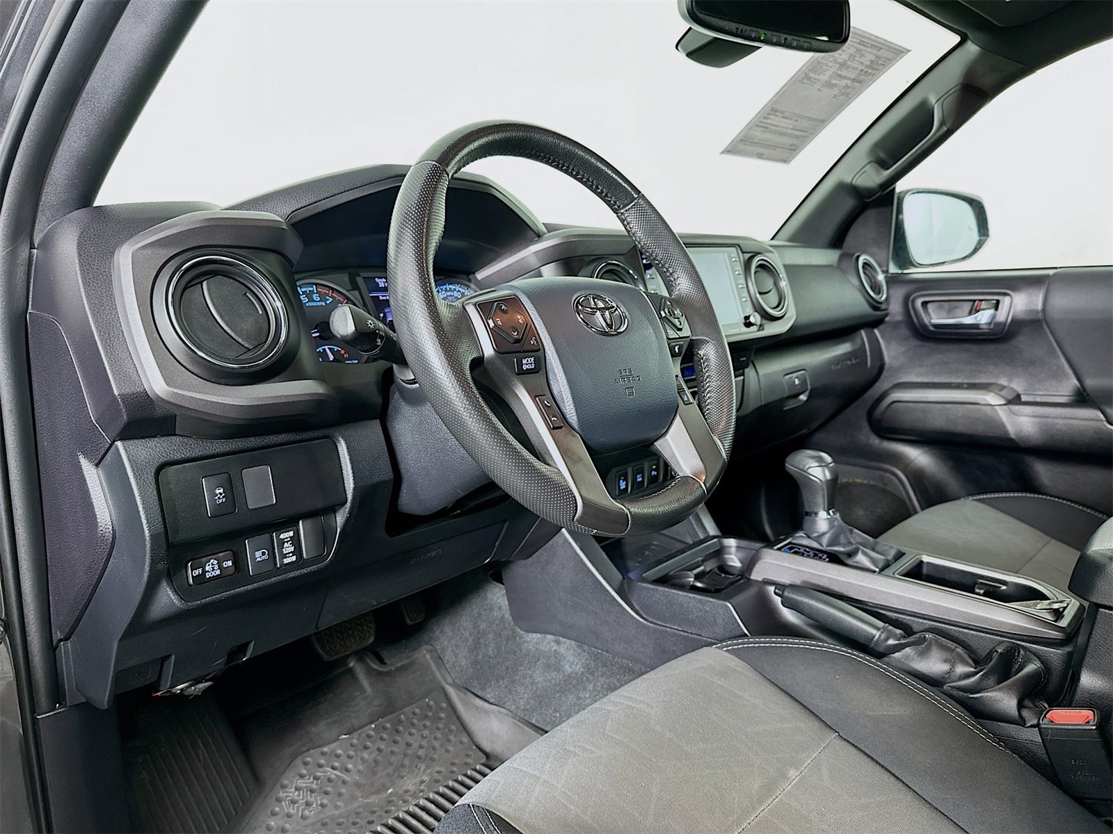 Certified 2020 Toyota Tacoma TRD Off-Road image 9