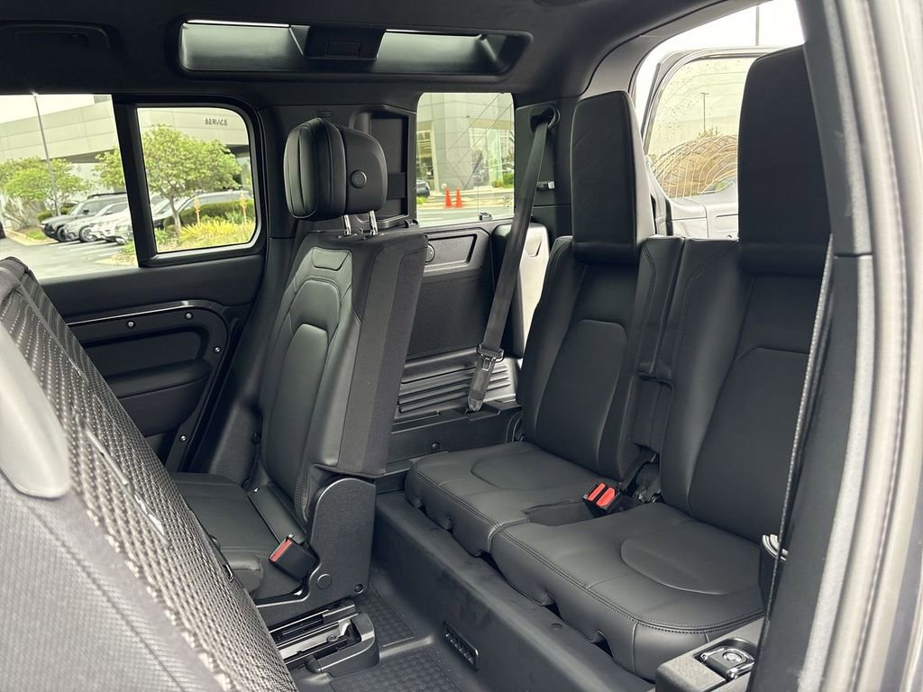 New 2026 Land Rover Defender 110 X AWD/4WD image 20