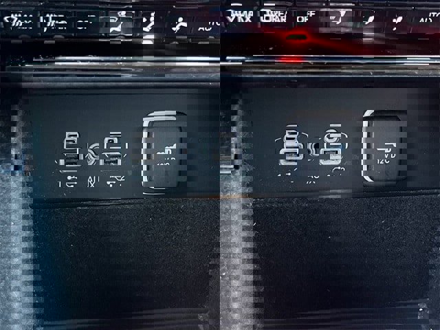 Used 2023 Jeep Grand Cherokee L Limited w/ Black Appearance Package image 21