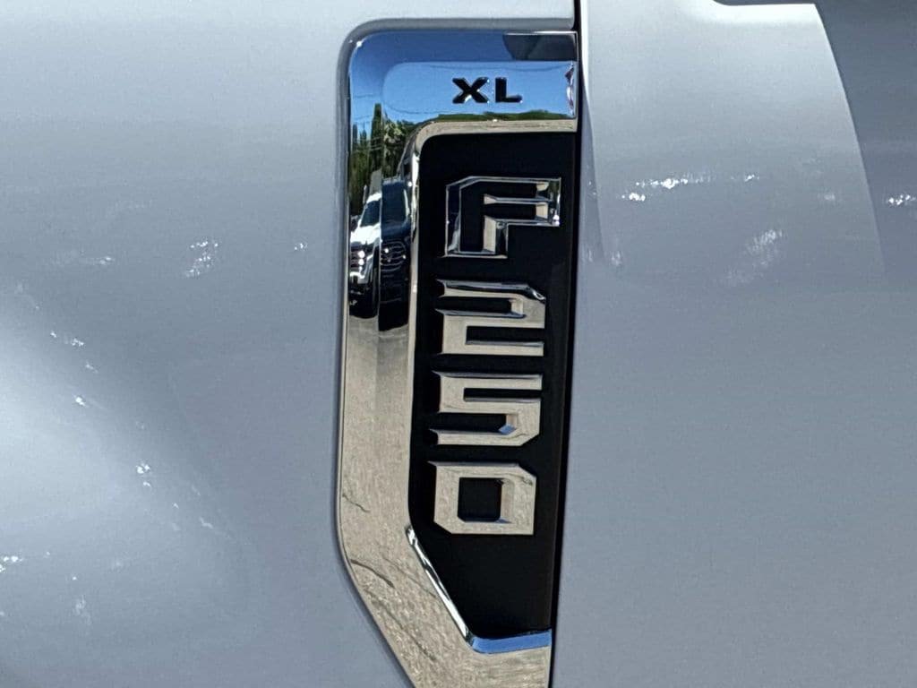 Used 2022 Ford F250 XL w/ Power Equipment Group AWD/4WD image 14
