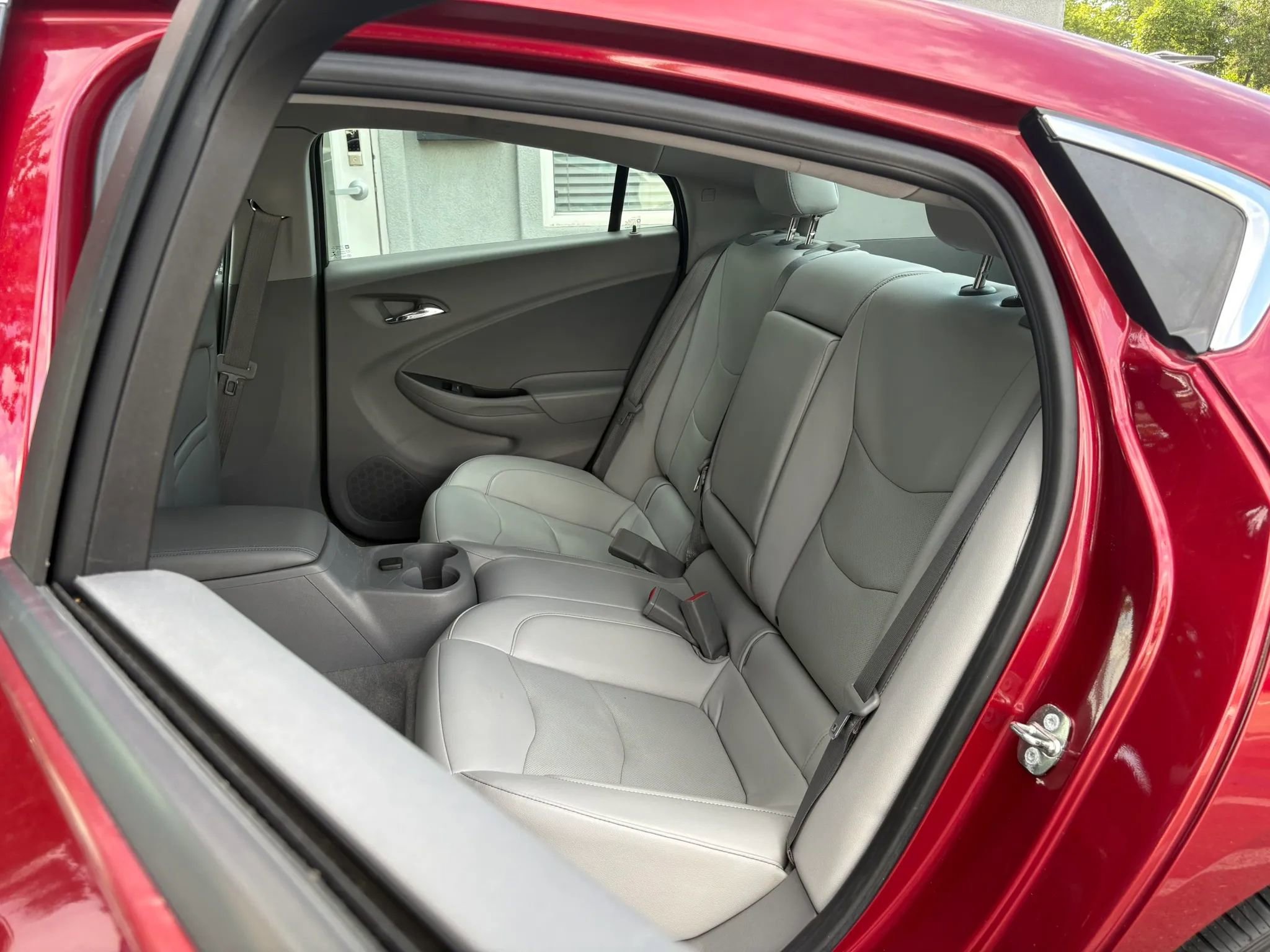 Used 2018 Chevrolet Volt LT w/ Comfort Package image 12