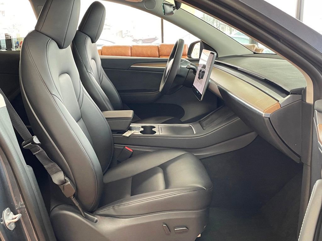 Used 2023 Tesla Model Y Long Range image 22