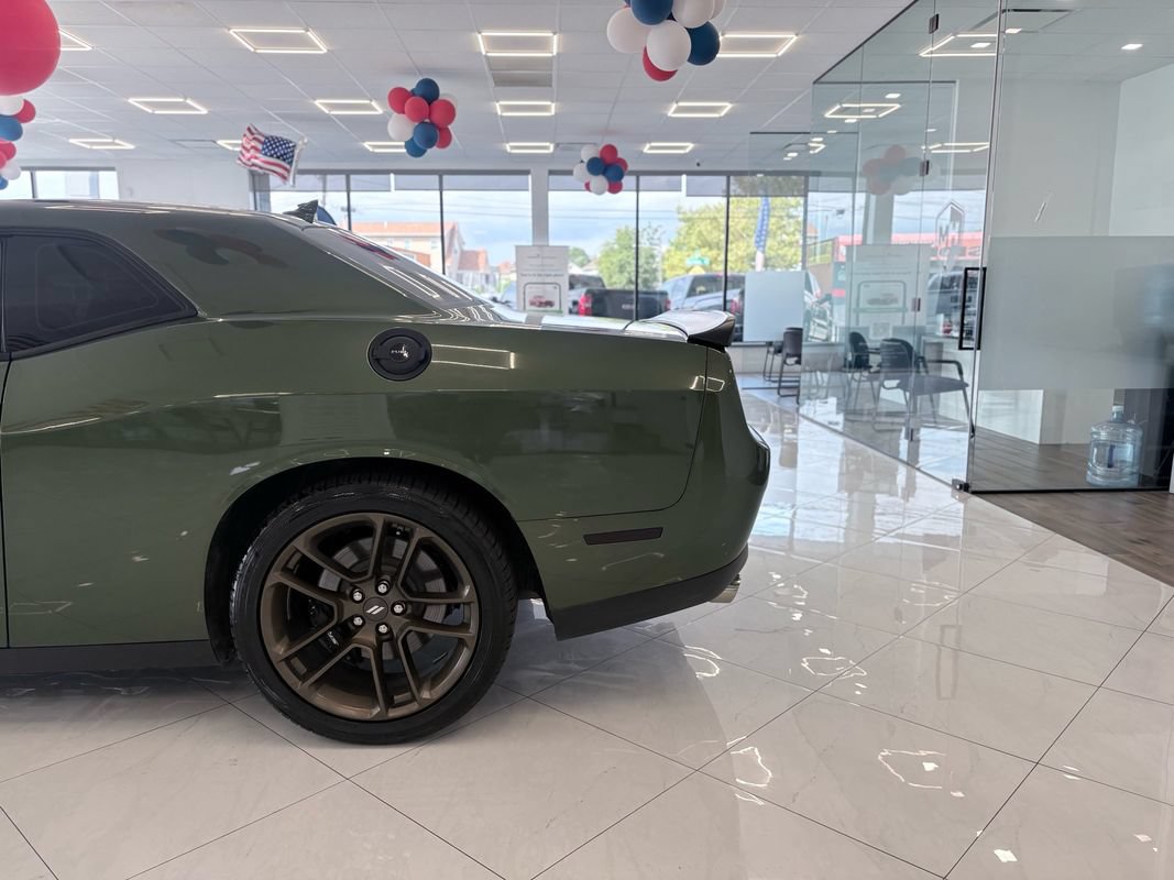 Used 2021 Dodge Challenger R/T Scat Pack w/ Dynamics Package RWD image 7