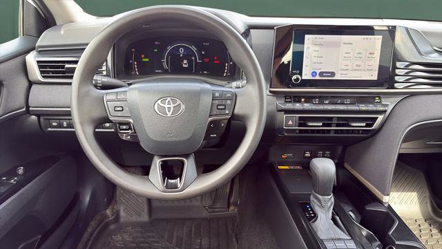 Used 2025 Toyota Camry LE AWD/4WD image 22