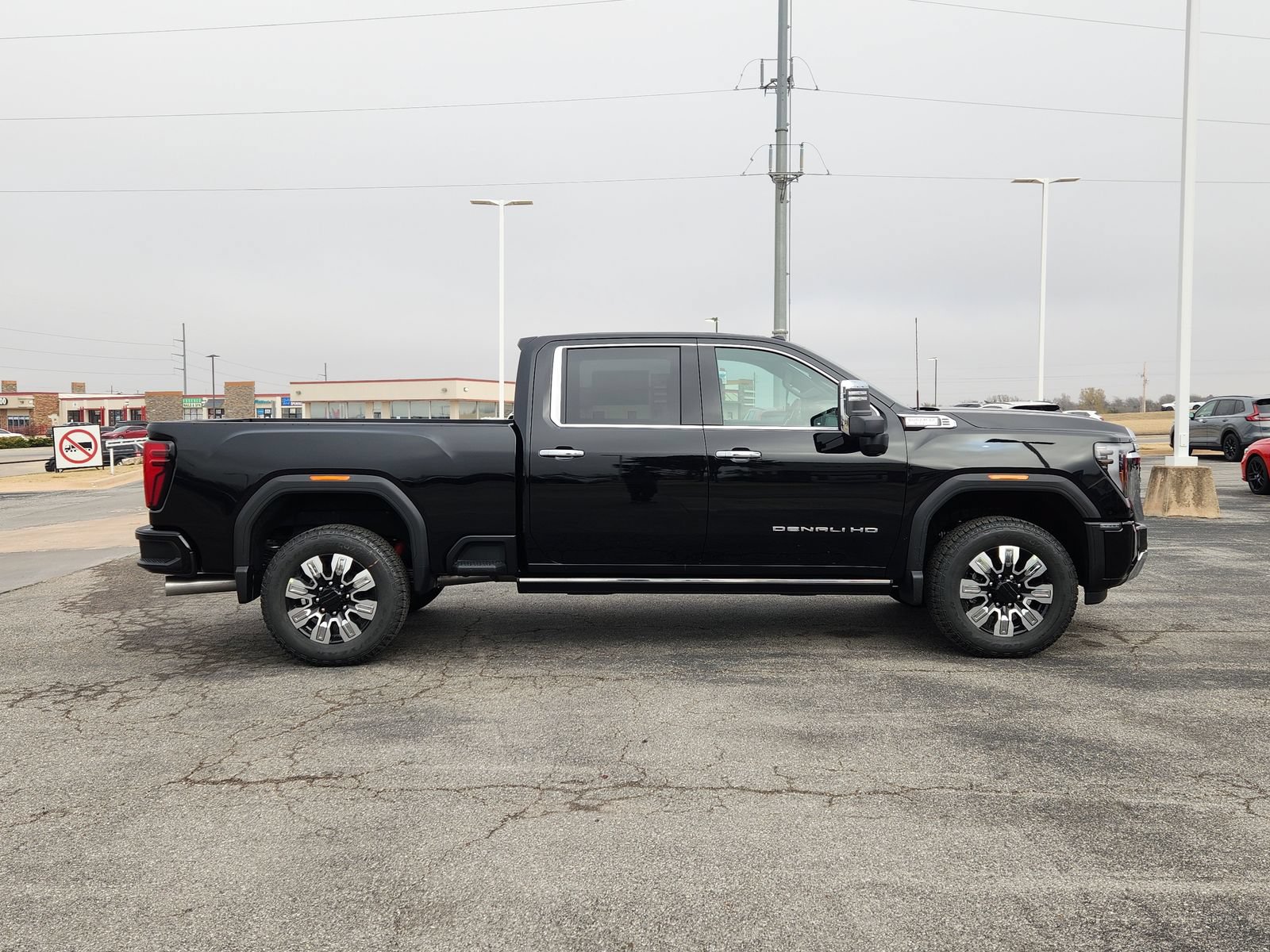 New 2026 GMC Sierra 2500 Denali w/ Denali Reserve Package AWD/4WD image 7