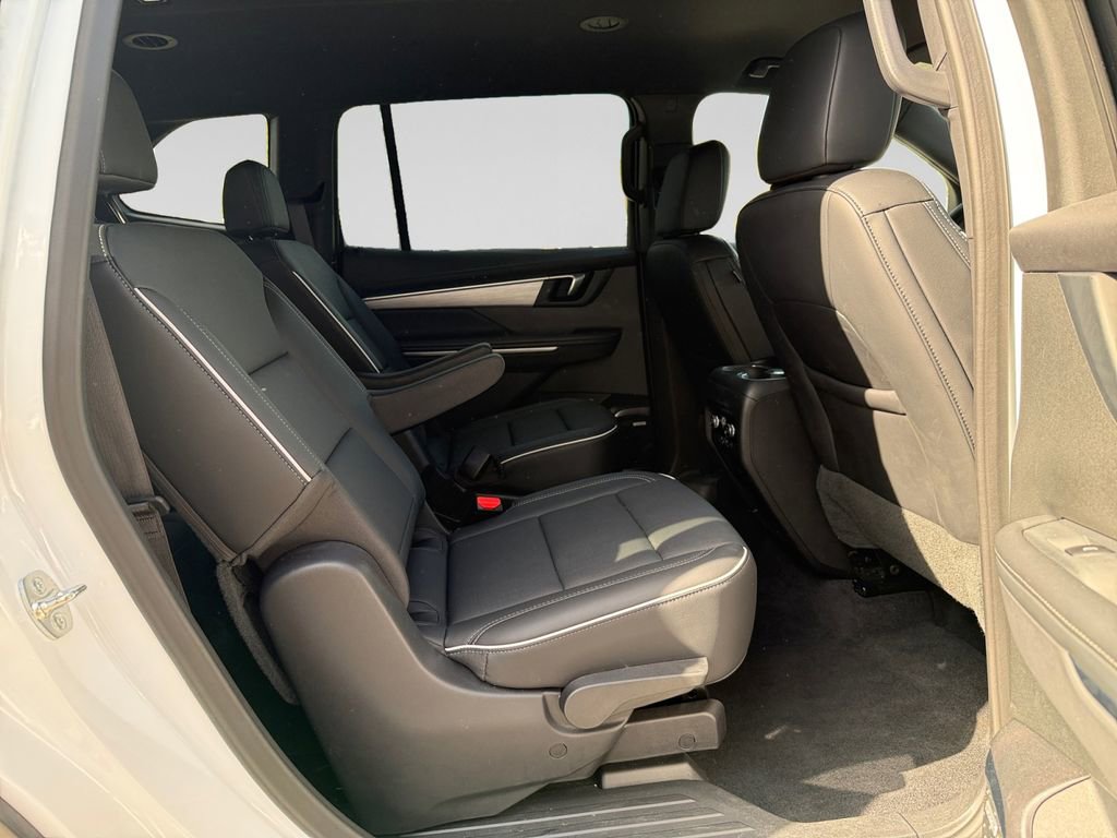 Used 2025 Buick Enclave Preferred image 16