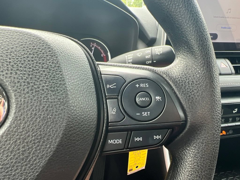 Used 2023 Toyota RAV4 LE AWD/4WD image 41