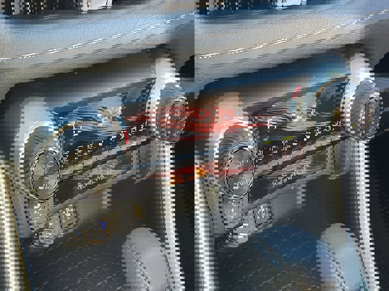 Used 2024 Toyota RAV4 LE image 7